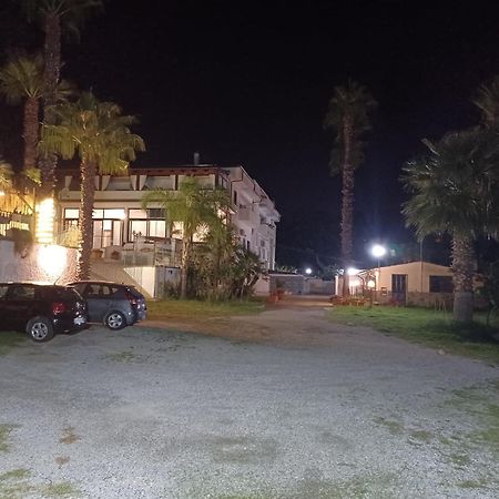 Bed and Breakfast Palm House à Lamezia Terme Extérieur photo