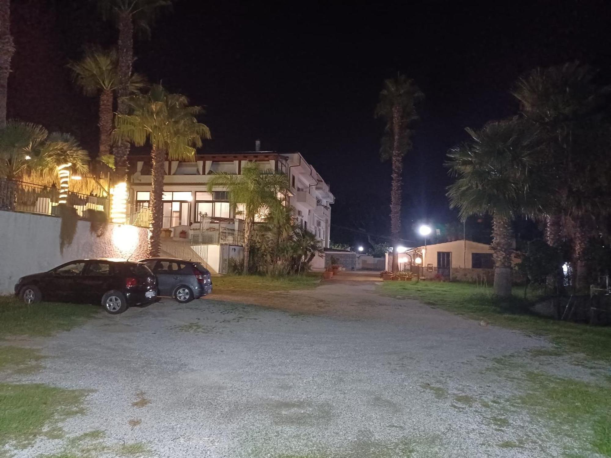 Bed and Breakfast Palm House à Lamezia Terme Extérieur photo